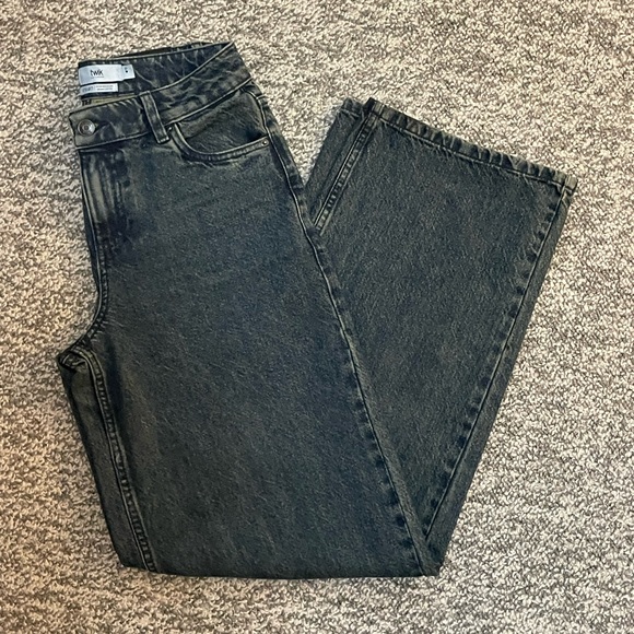 TWIK House Jeans - Picture 5 of 9